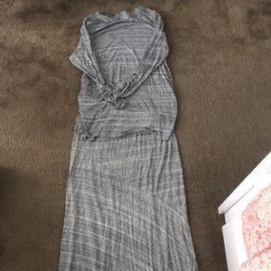 Maternity outfit. Maxi skirt, too, and tights.